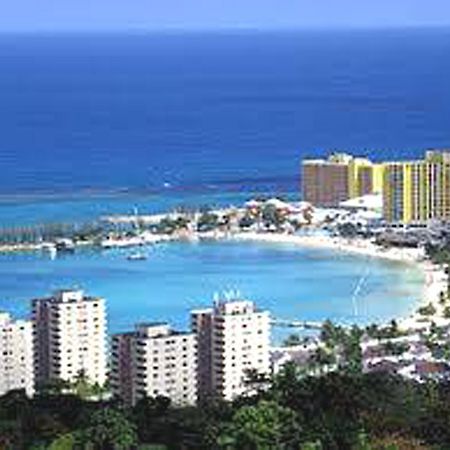 Turtle Beach Towers Apt 22 C - Ocho Rios Exterior photo