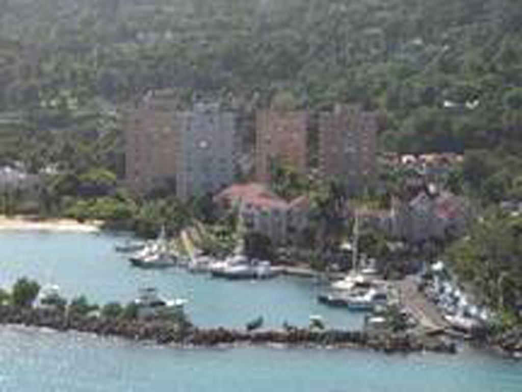 Turtle Beach Towers Apt 22 C - Ocho Rios Exterior photo